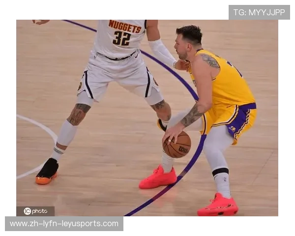 赛场回顾活塞险胜湖人东契奇突破展现巨星价值 赛场回顾活塞险胜湖人东契奇突破展现巨星价值